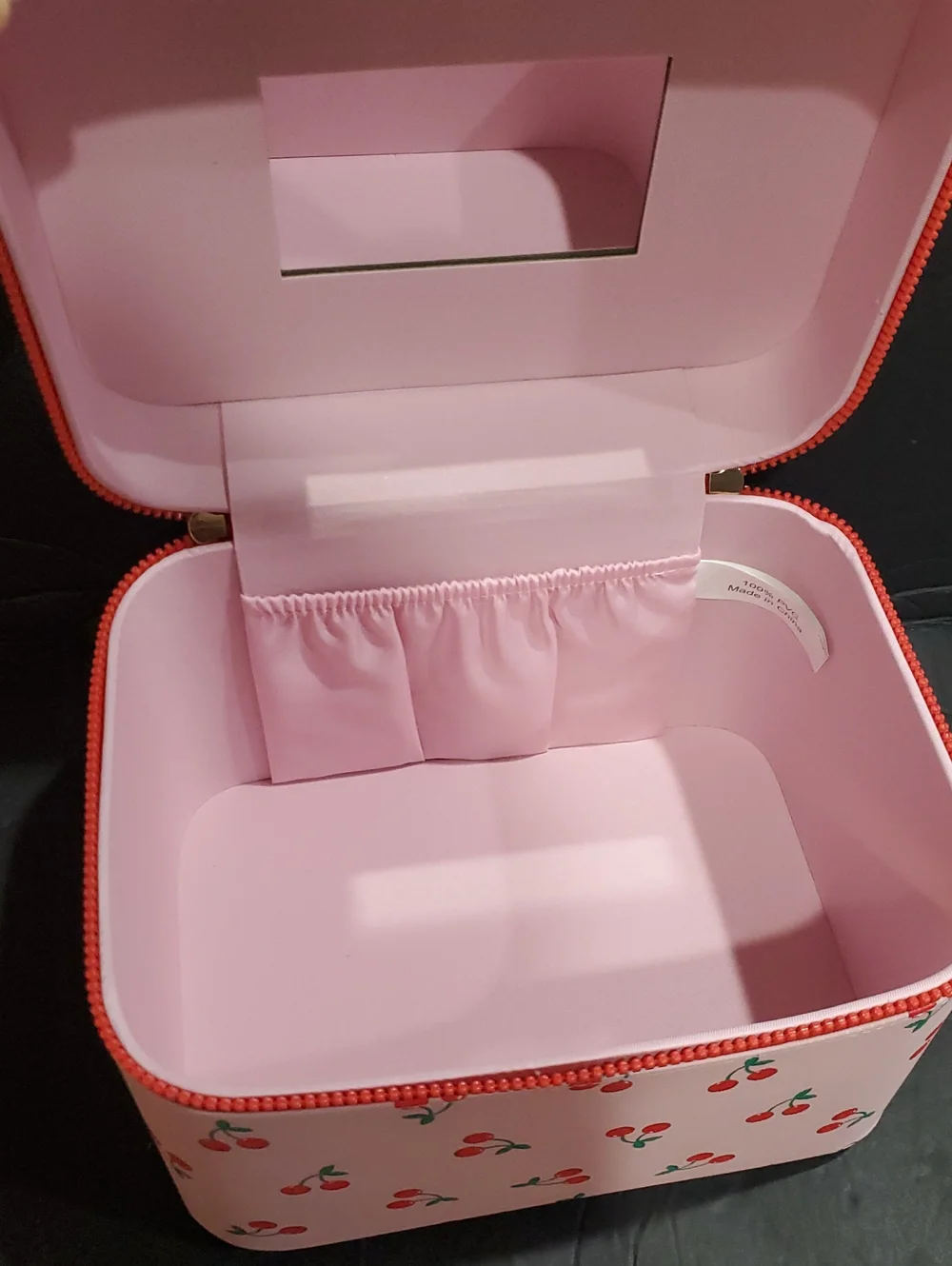 Cherry print pink makeup cosmetics large hard train case with cherry zip pull